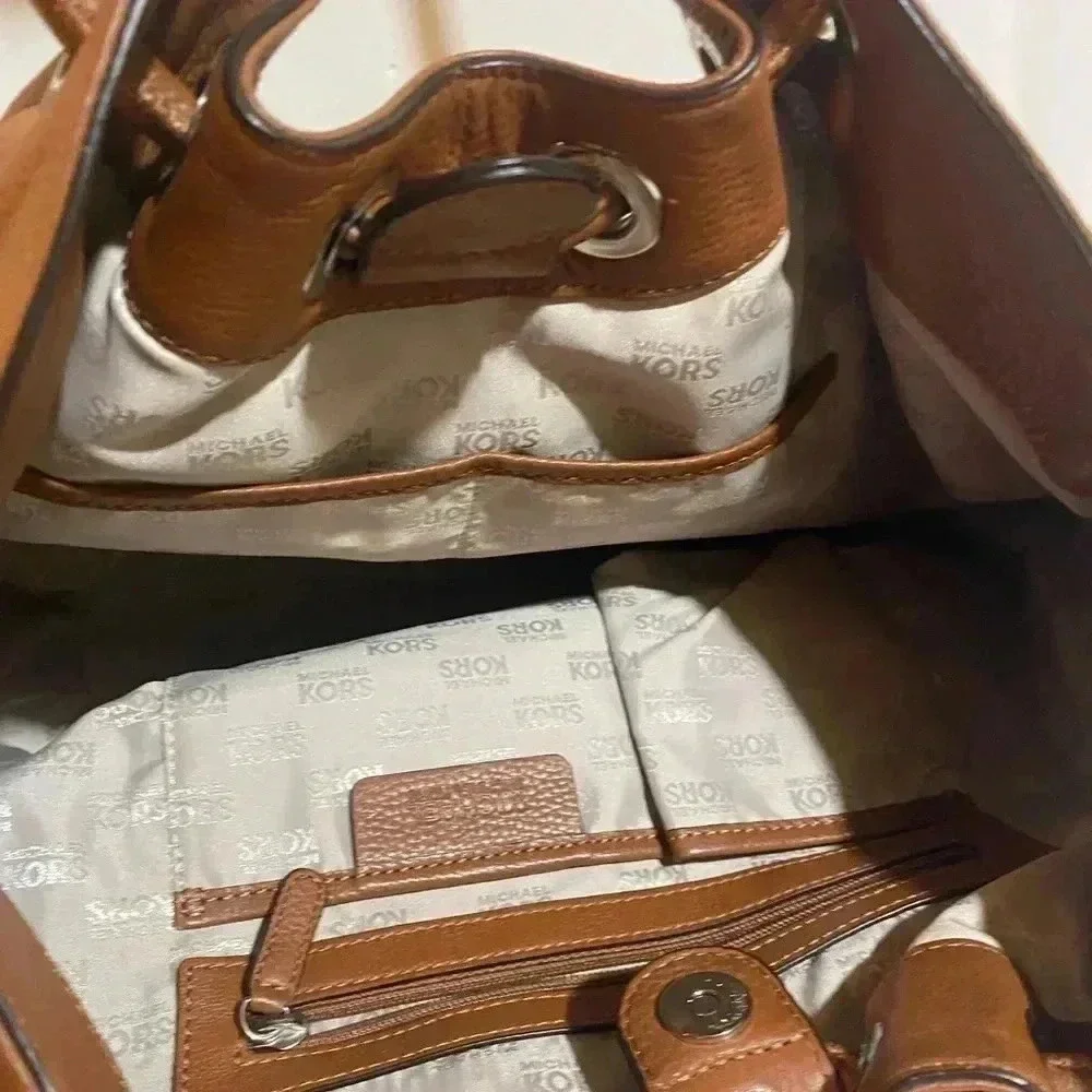 Michael kors brown leather satchel handbag